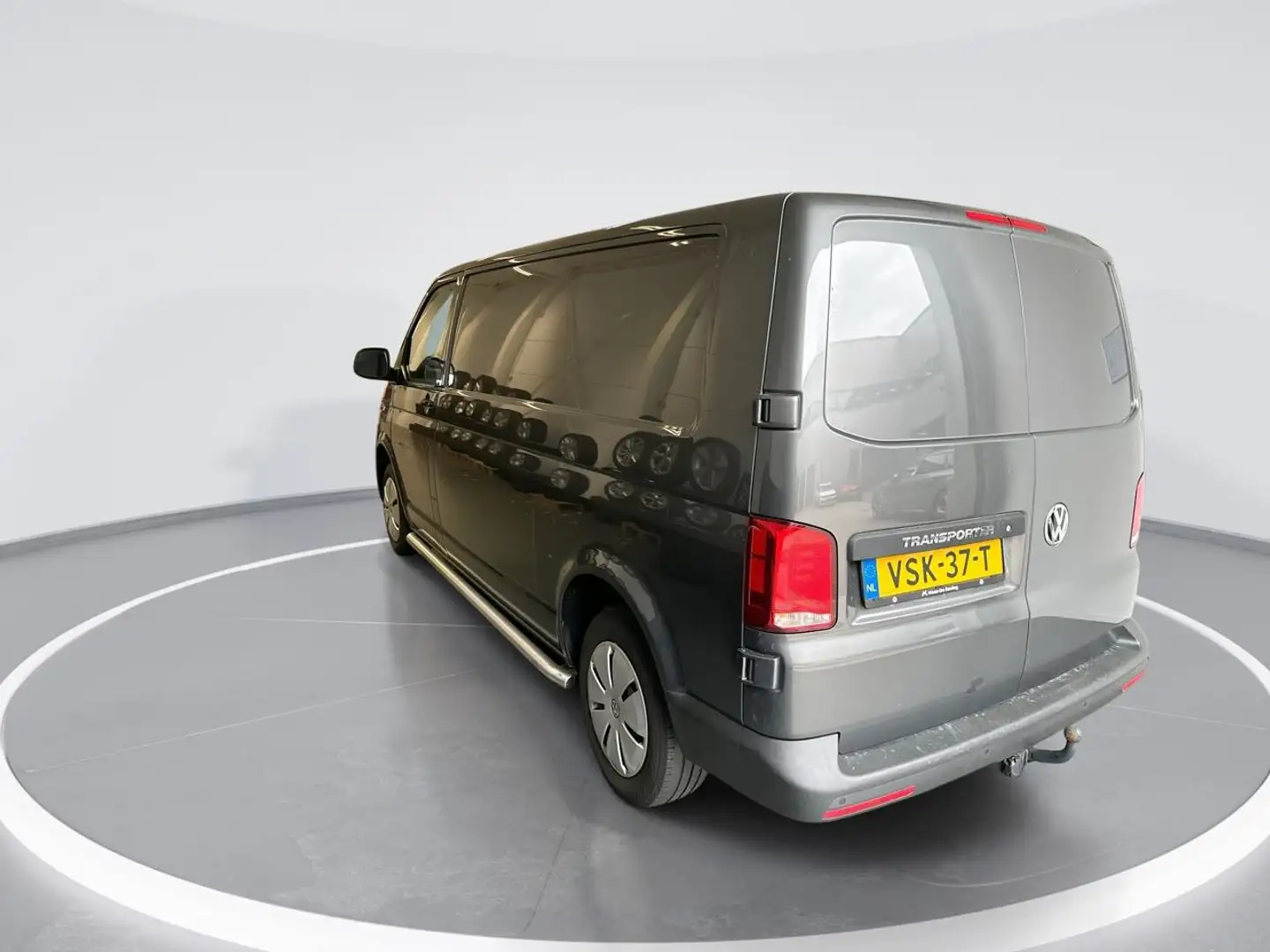 Volkswagen T6.1 Transporter 2.0 Tdi 110pk L2H1 28 Economy Business · Airco · A Grijs - 2
