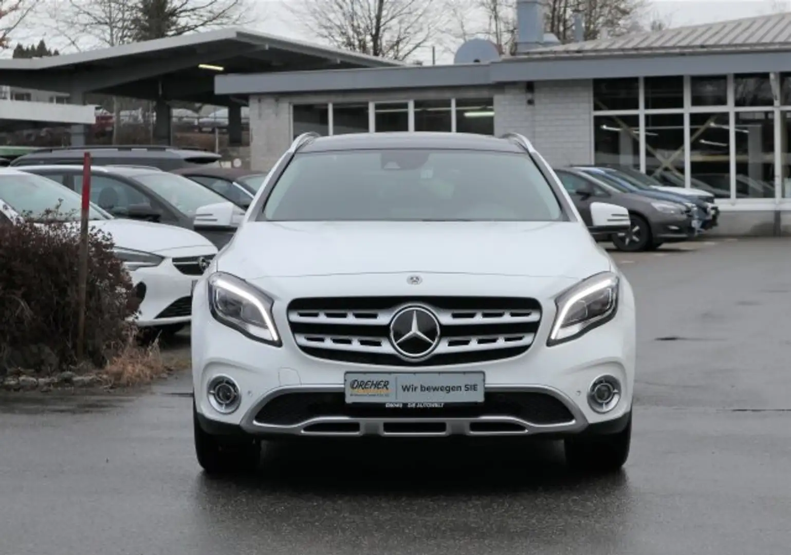 Mercedes-Benz GLA 250 GLA 250 Urban 4Matic Navi/AHK/Pano/LM COMAND APS Weiß - 2