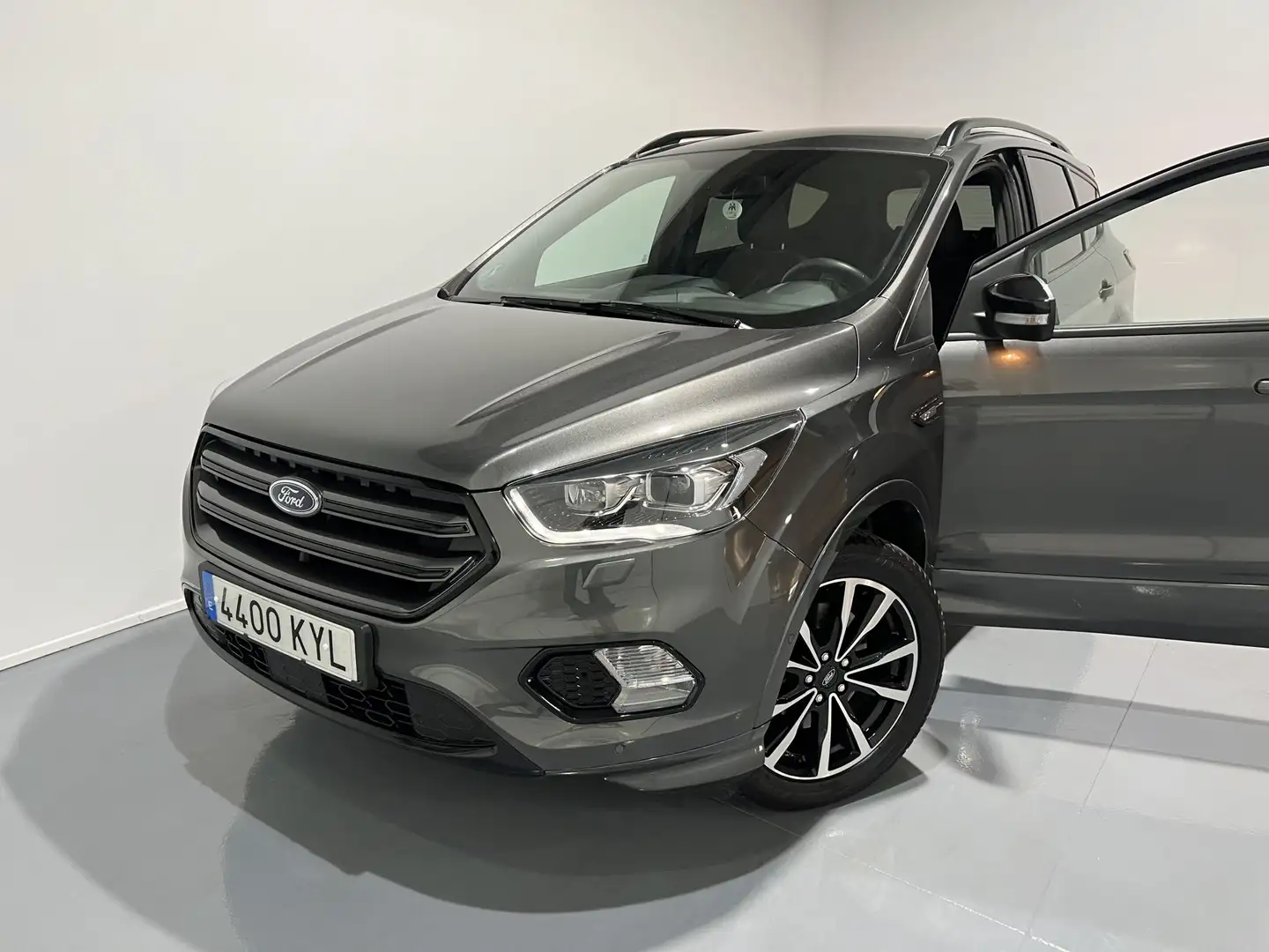 Ford Kuga 1.5 EcoBoost 110kW 4x2 ST-Line Auto Gris - 2