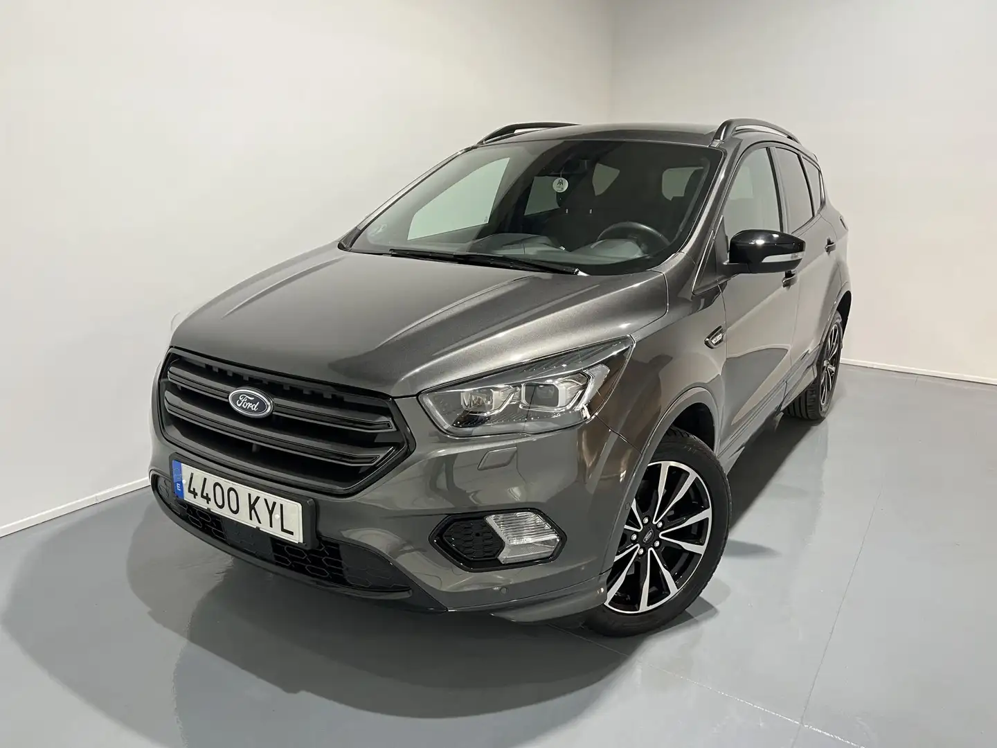 Ford Kuga 1.5 EcoBoost 110kW 4x2 ST-Line Auto Gris - 1
