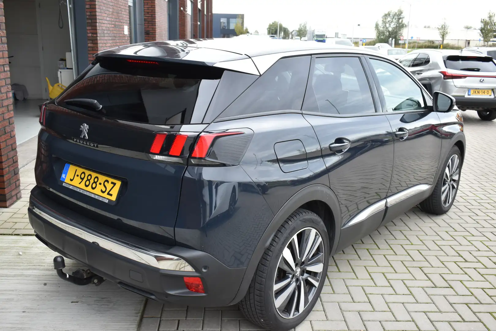 Peugeot 3008 1.5 BlueHDi Blue Lease Premium Gris - 2