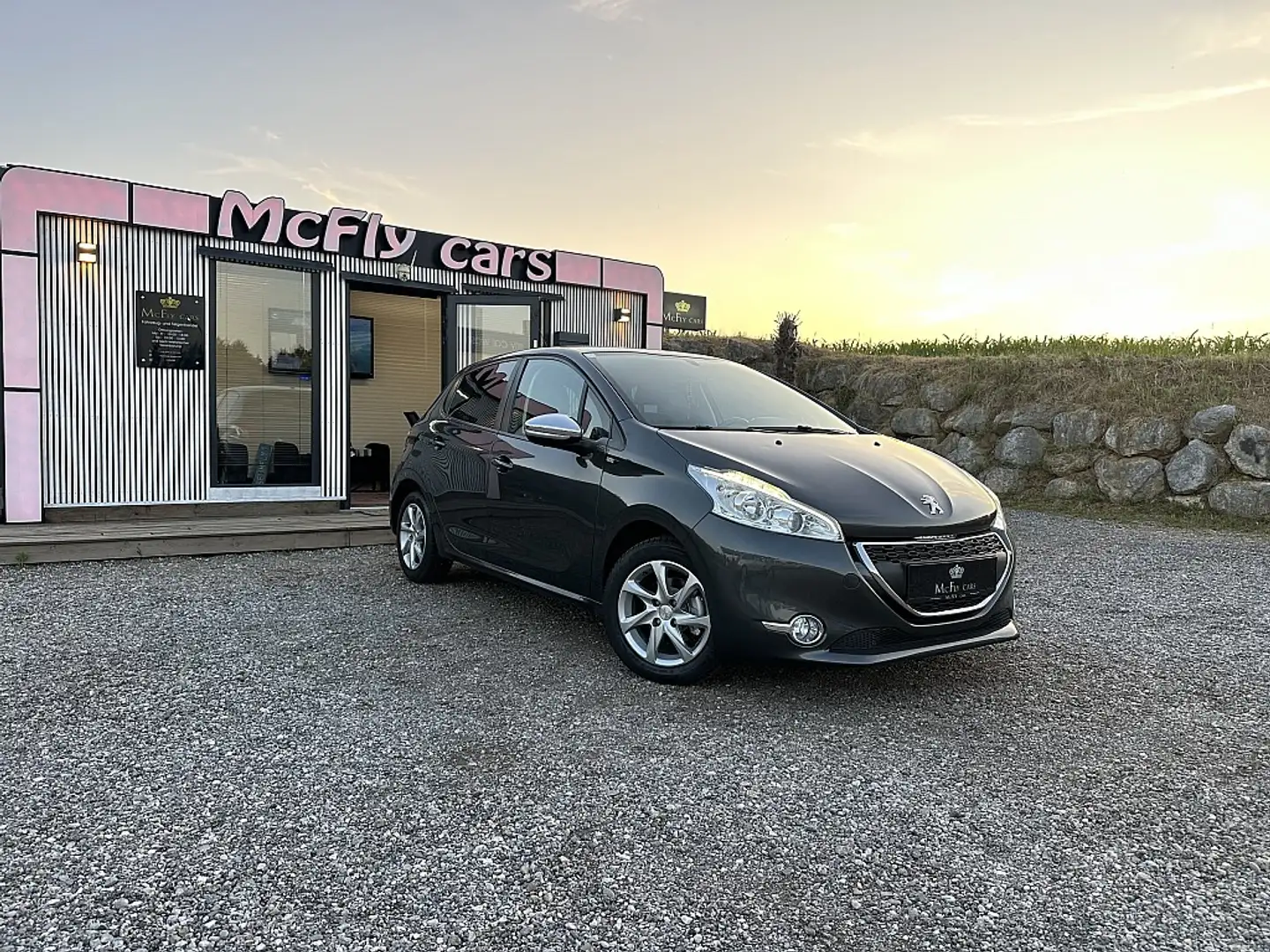 Peugeot 208 Style 1,4 HDI - KLIMA - ALUFELGEN - MULTIMEDIA ... Gris - 1