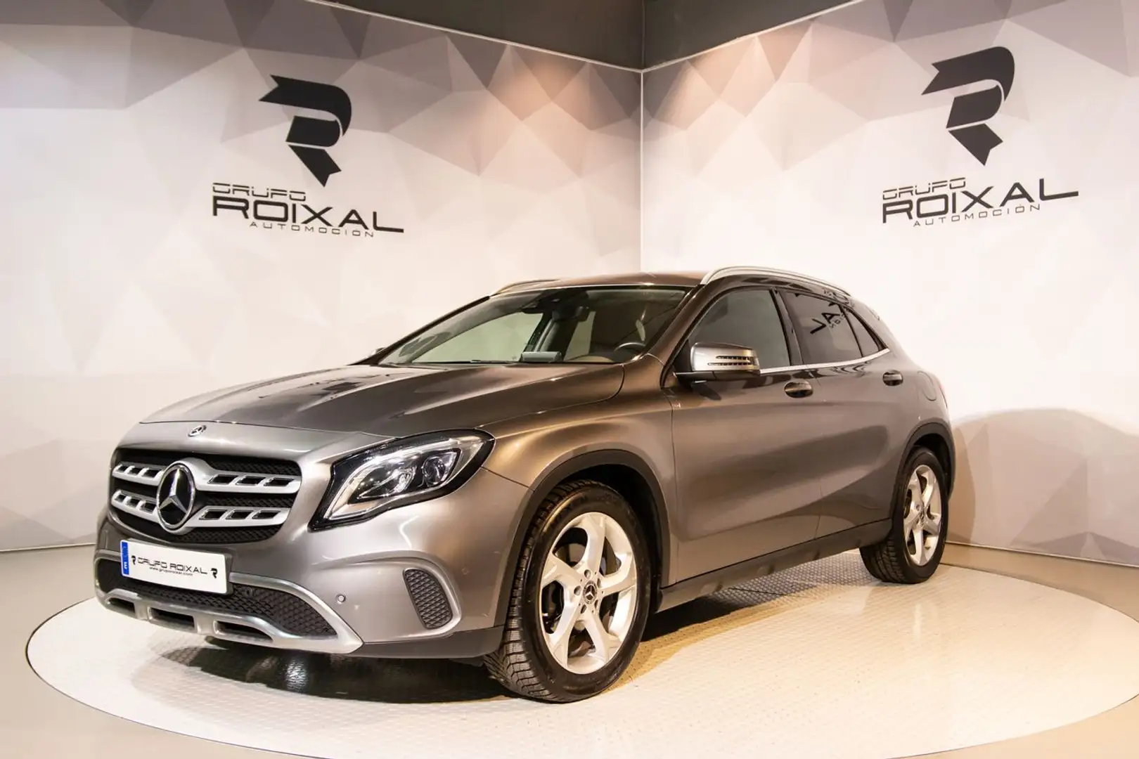 Mercedes-Benz GLA 200 200d 7G-DCT Gris - 1