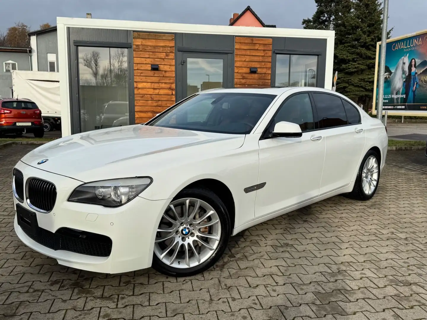 BMW 740 i M-Paket 326PS *NAVI*KAM*TV*BT*NEUWERTIG* Blanco - 1