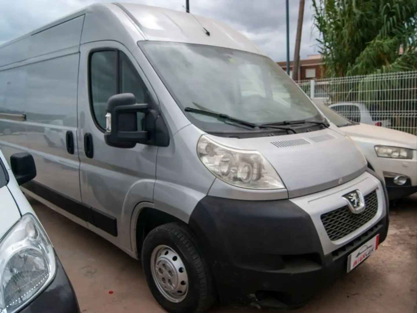 Peugeot Boxer 330 L1H1 HDi 100 Gris - 1