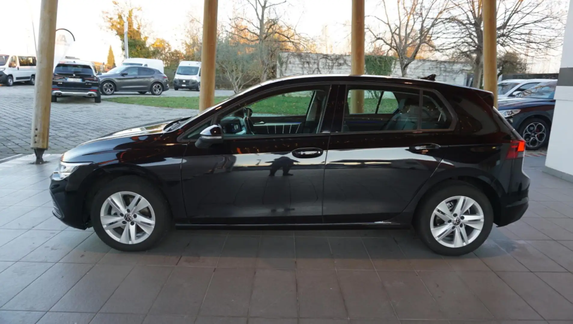 Volkswagen Golf 2.0 TDI 115 CV  Life Nero - 2