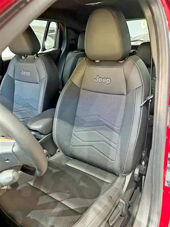 Jeep Avenger 2026 — фото 12