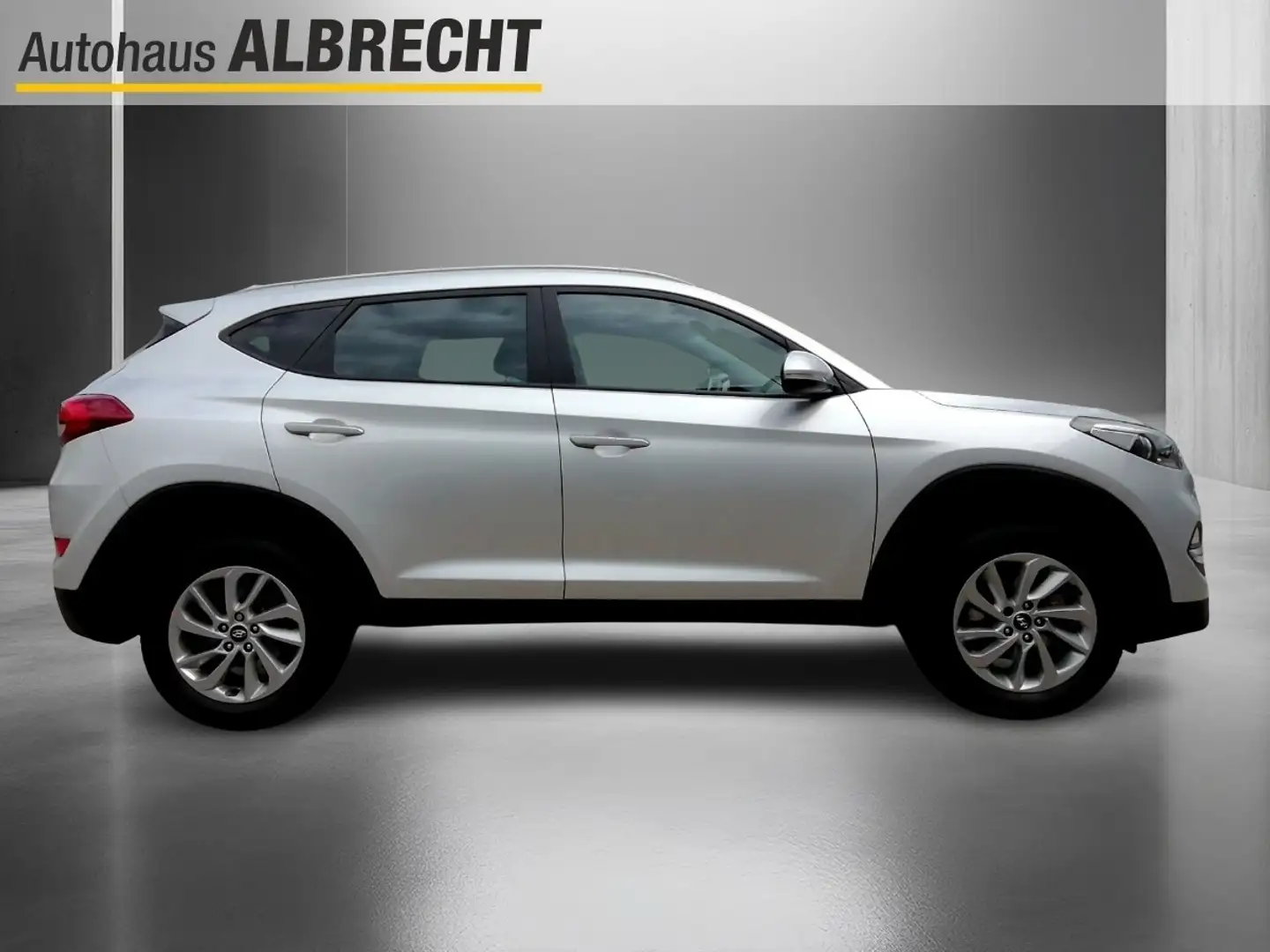 Hyundai TUCSON blue Intro Edition 2WD Silber - 2