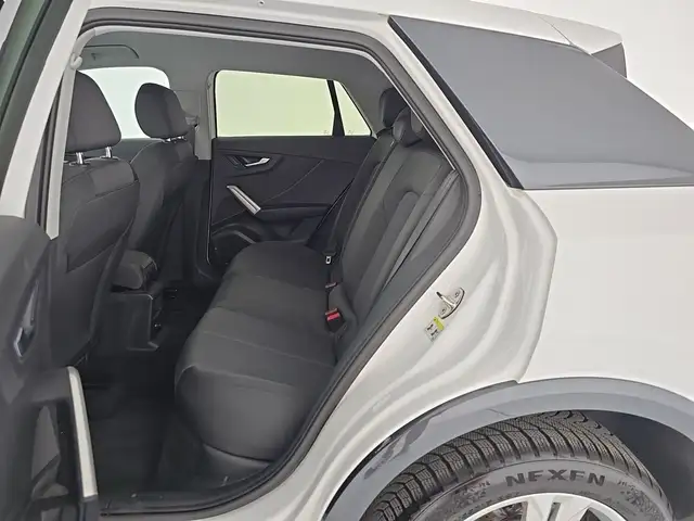 Audi Q2 view 10