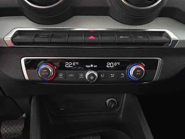 Audi Q2 view 13