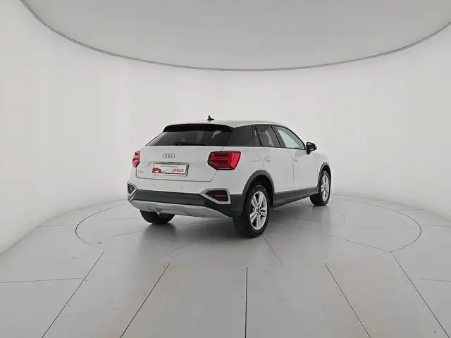 Audi Q2 view 5