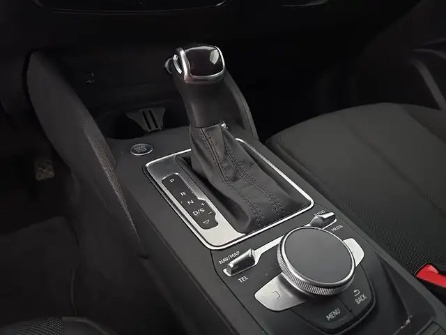Audi Q2 view 12