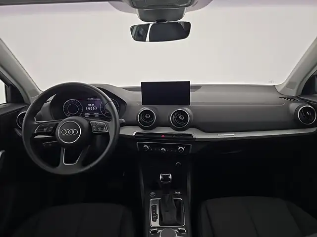 Audi Q2 view 11