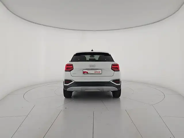 Audi Q2 view 4