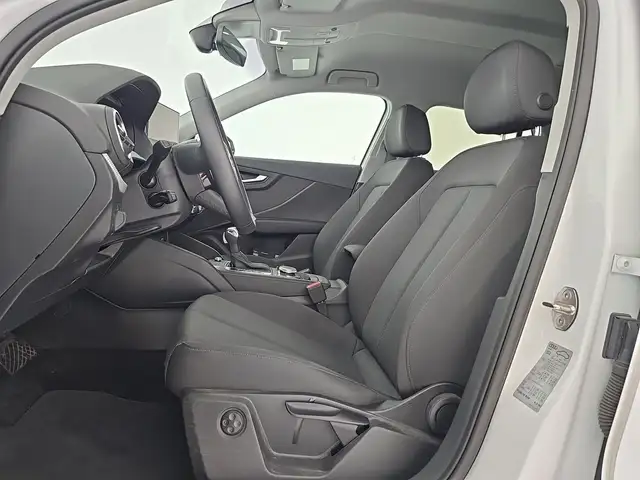 Audi Q2 view 9