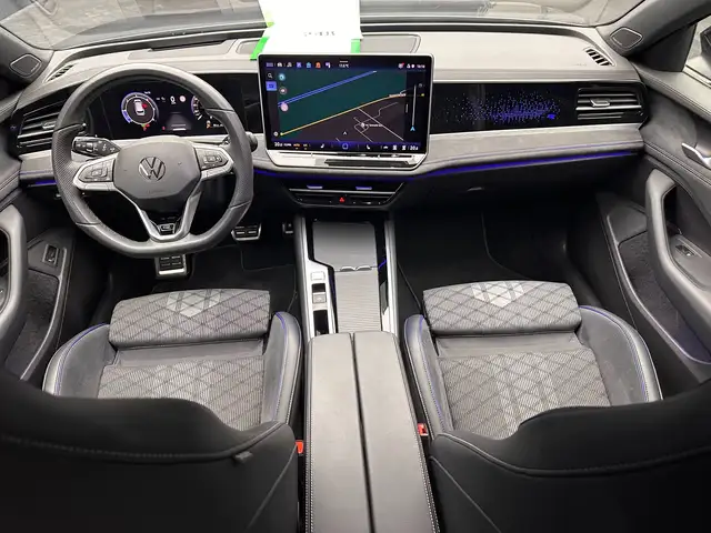 Volkswagen Passat view 12