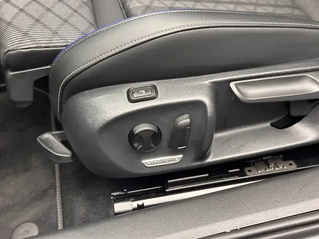 Volkswagen Passat view 15