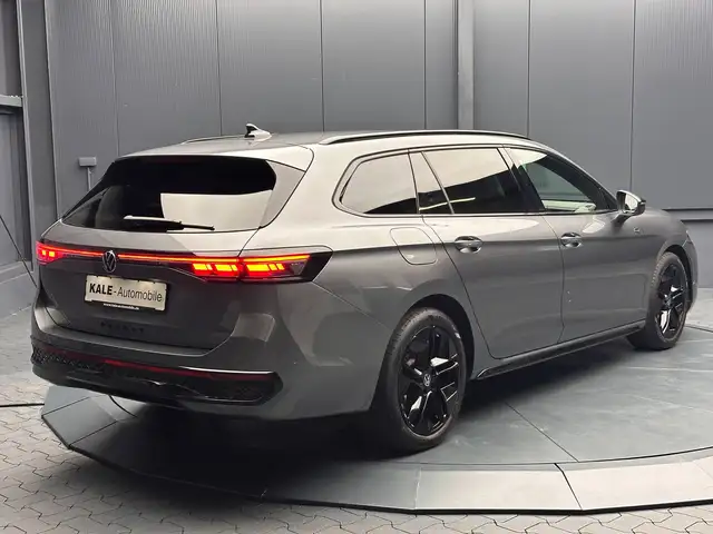 Volkswagen Passat view 5