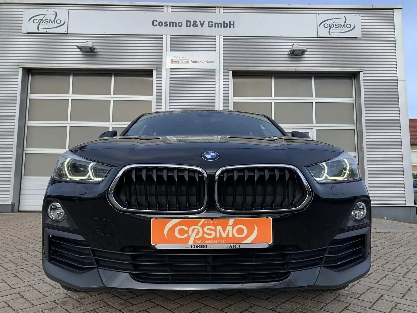 BMW X2 xDrive 20d Pano+Navi+LED+Sitzhzg Schwarz - 2