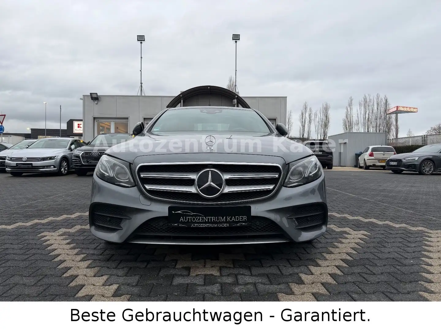Mercedes-Benz E 450 4Matic*AMG Line*Pano*360grad*Leder*Navi* Gris - 1