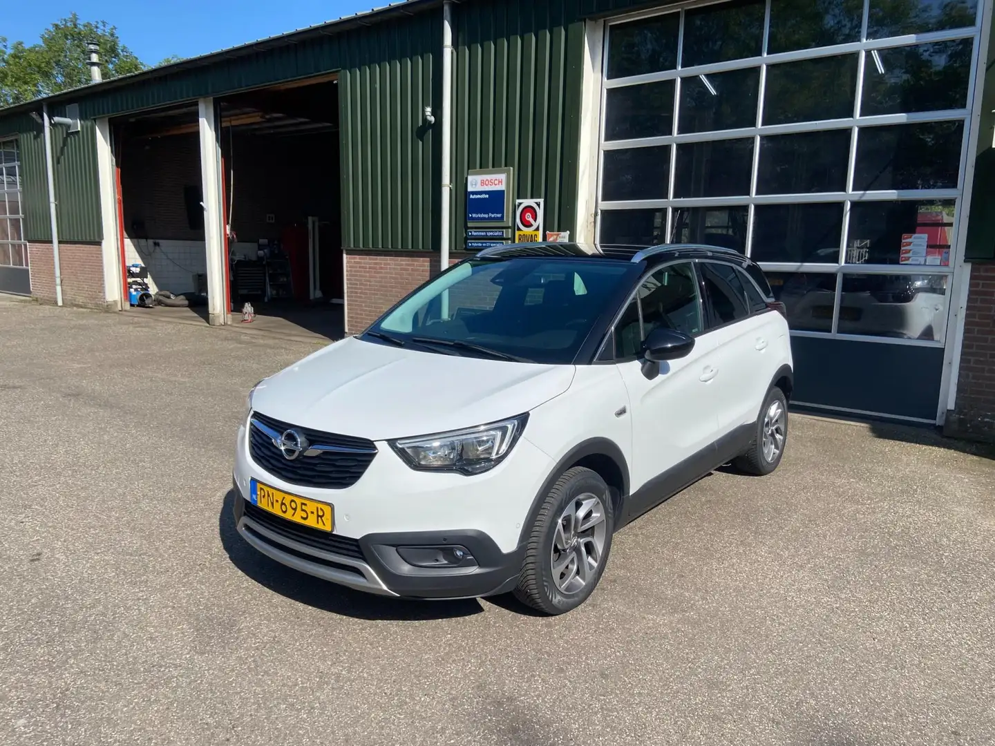 Opel Crossland X 1.2 Turbo Innovation / Veel opties! / 12 mnd BOVAG Wit - 2