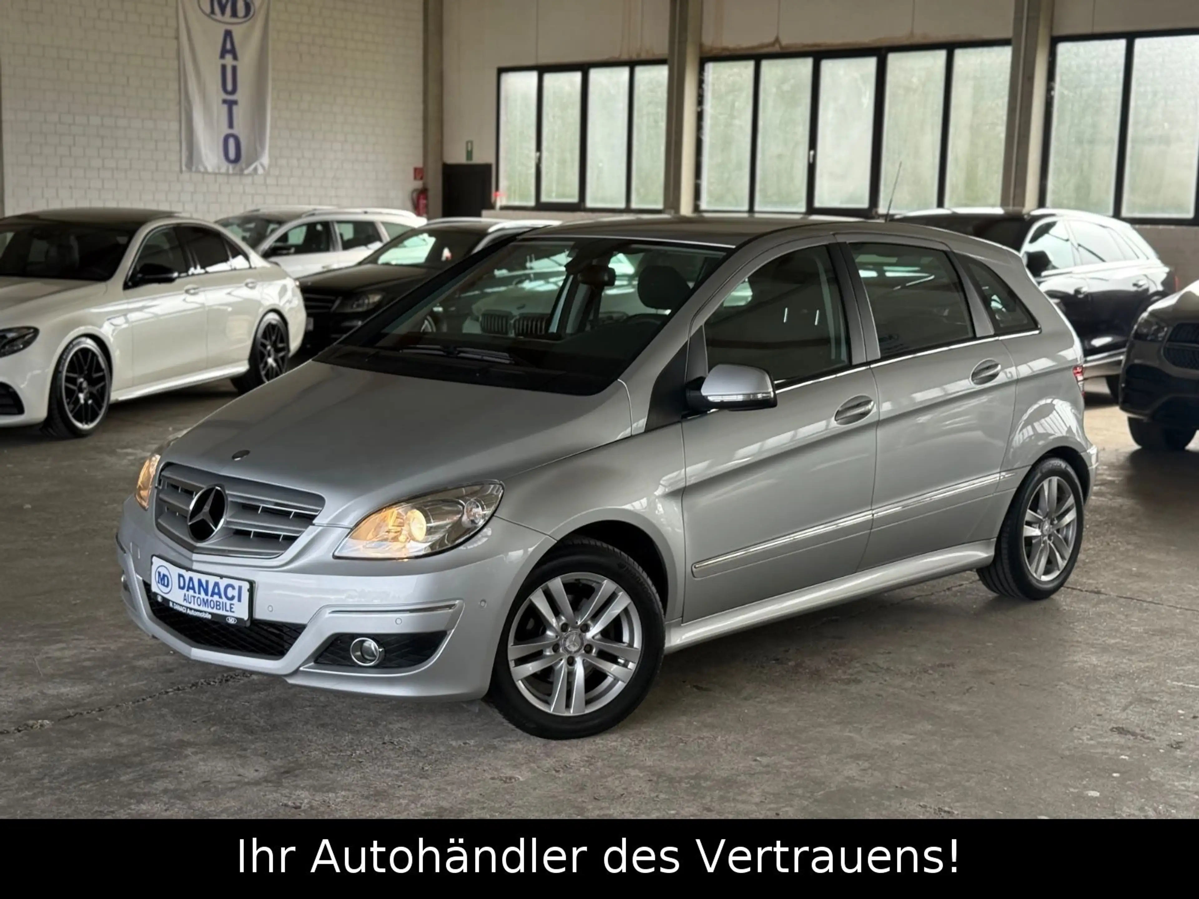 Mercedes-Benz B 180 B -Klasse*PDC*SHZ*AUTOMATIK*8-Fach Bereift — photo 3