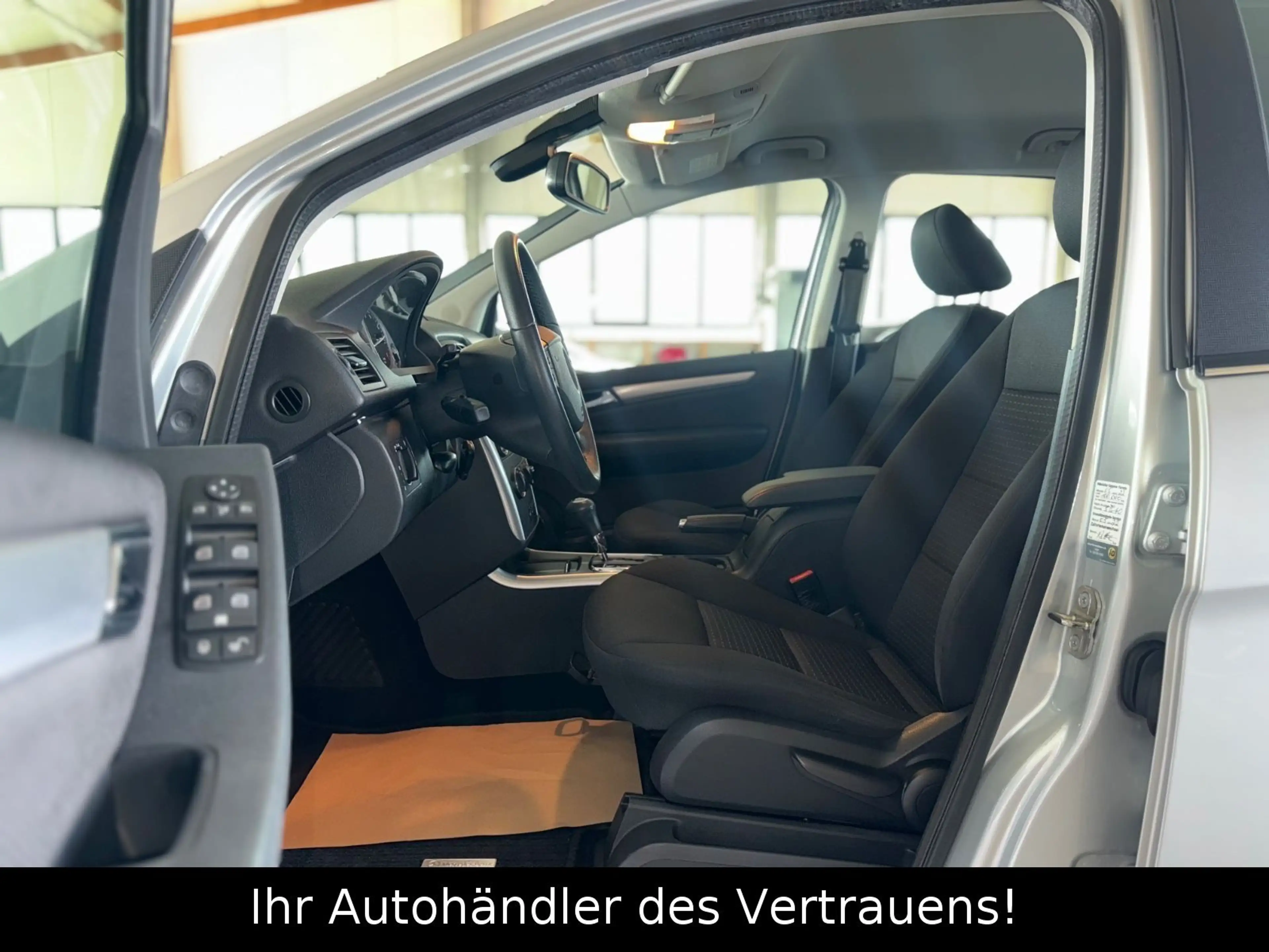 Mercedes-Benz B 180 B -Klasse*PDC*SHZ*AUTOMATIK*8-Fach Bereift — photo 9