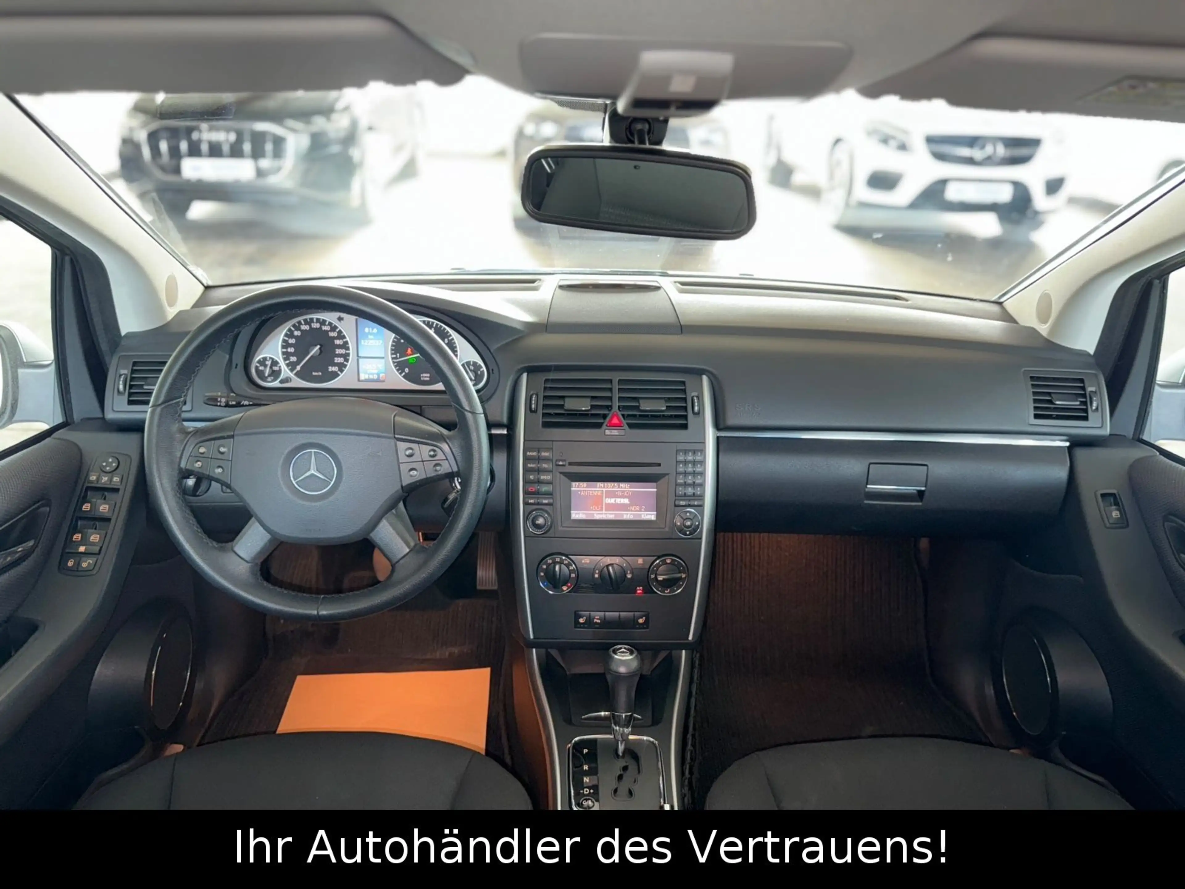 Mercedes-Benz B 180 B -Klasse*PDC*SHZ*AUTOMATIK*8-Fach Bereift — photo 11