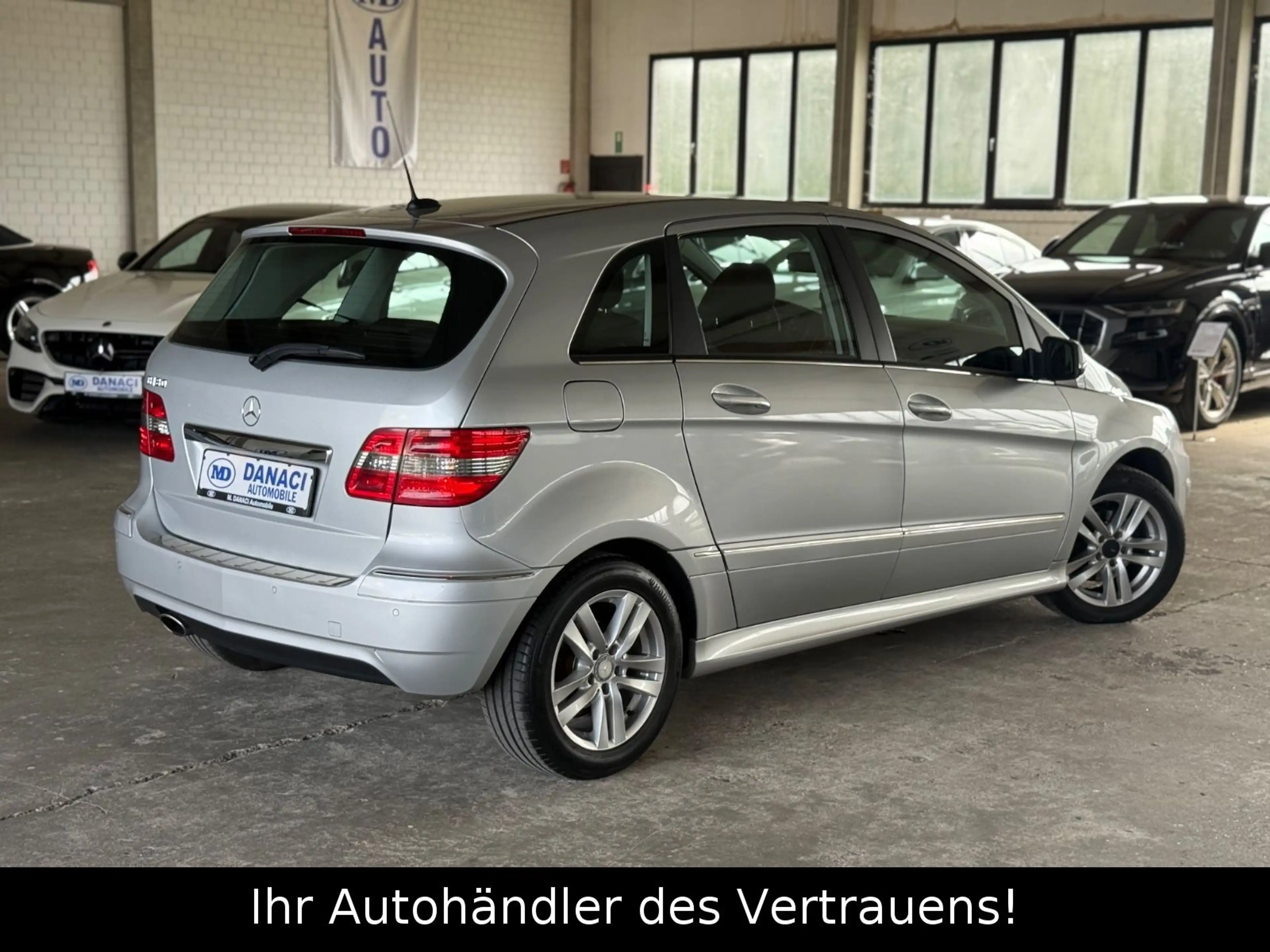 Mercedes-Benz B 180 B -Klasse*PDC*SHZ*AUTOMATIK*8-Fach Bereift — photo 6
