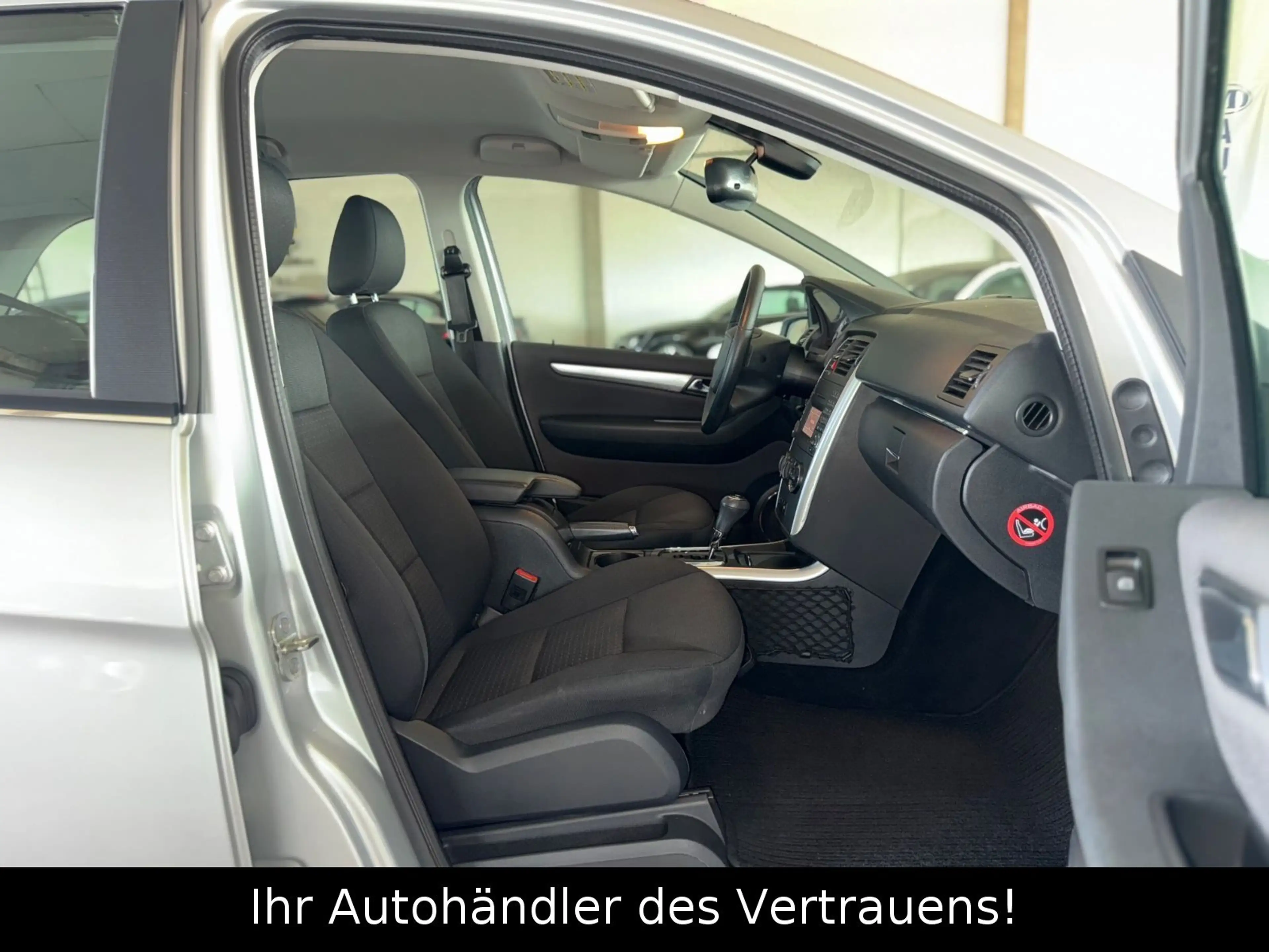 Mercedes-Benz B 180 B -Klasse*PDC*SHZ*AUTOMATIK*8-Fach Bereift — photo 10