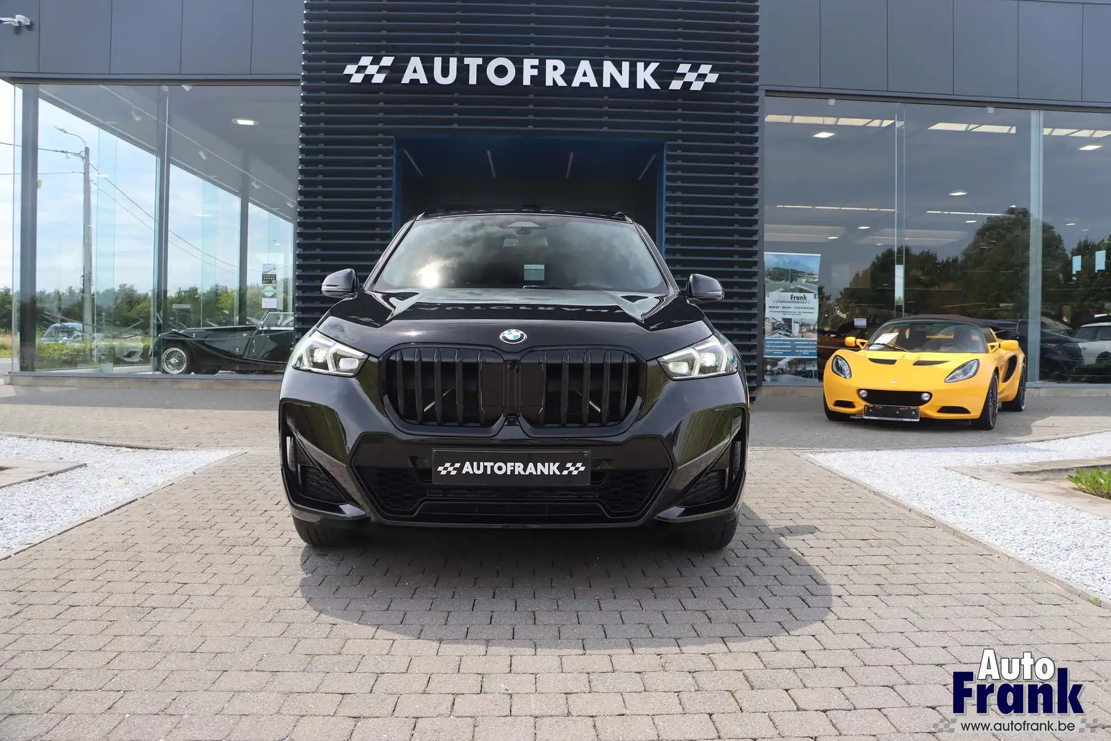 BMW X1 18I / M-SPORT / TREKHK / 360CAM / PANO / HUD / 18" - 2