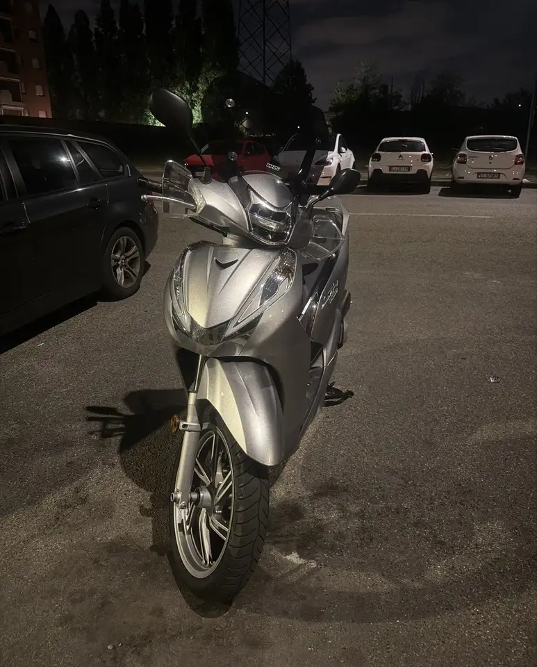 Honda SH 300