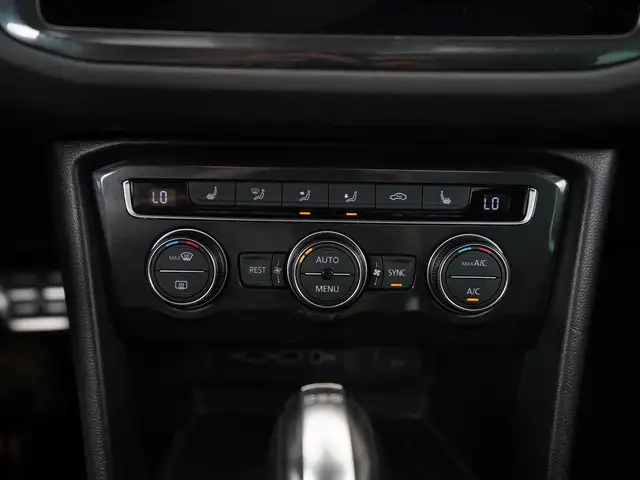 Volkswagen Tiguan view 12