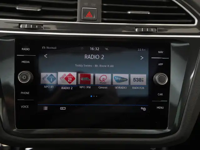 Volkswagen Tiguan view 14