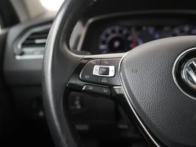 Volkswagen Tiguan view 8