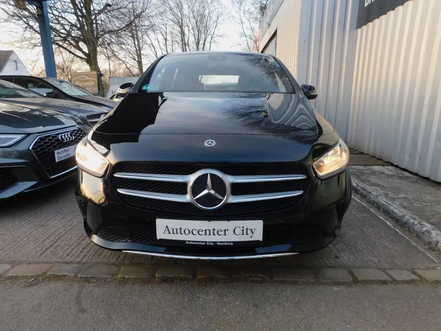 Mercedes-Benz B 200 d Automatik 8G Navie Leder PDC 1 Hand Schwarz - 2