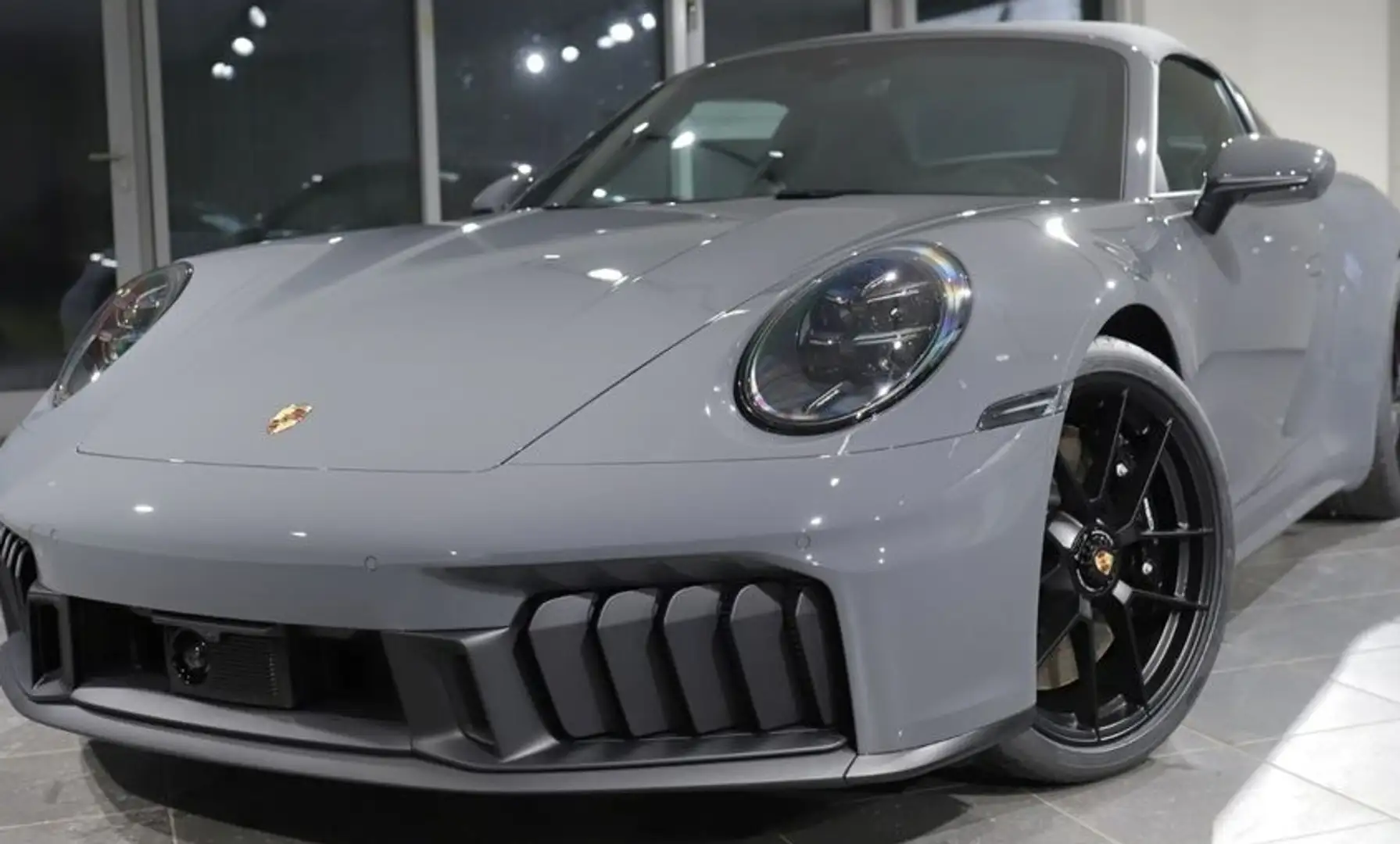 Porsche 911 Carrera 4 GTS Cabriolet Grey - 1