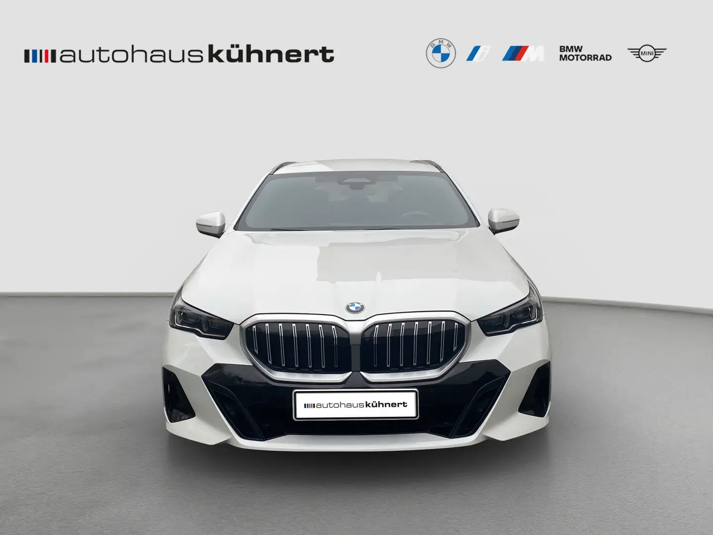 BMW 540 d xDrive Touring ///M-Sport ACC AHK B&W Sthzg. Biały - 2