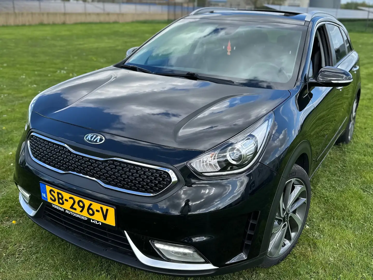 Kia Niro 1.6 GDi H. Edition Grijs - 2