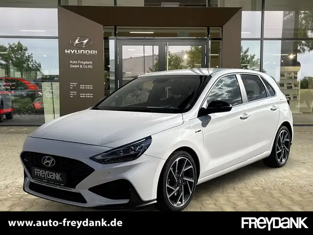 Hyundai NEW i30 5-Türer 1.5 Benzin
