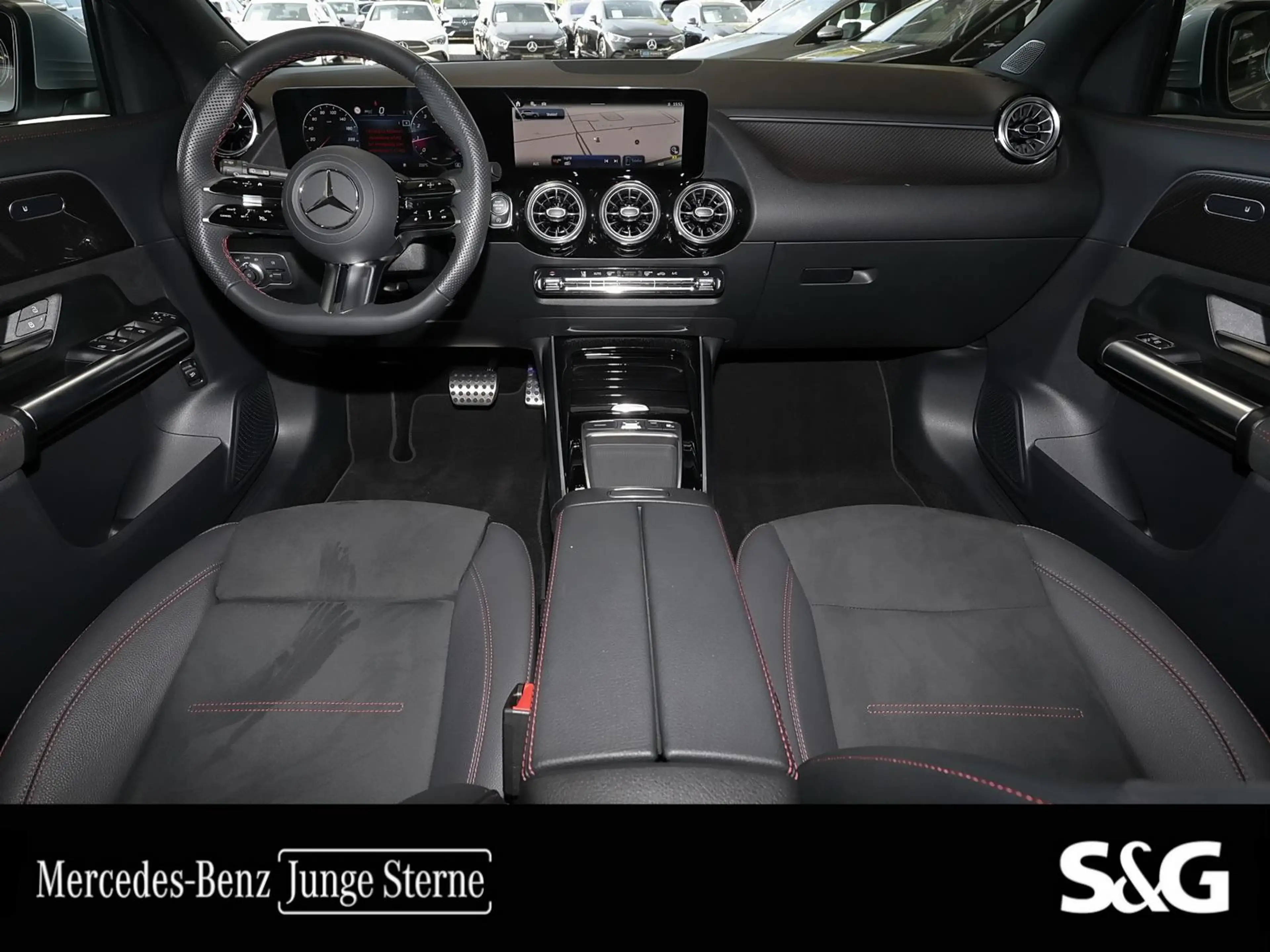 Mercedes-Benz GLA 180 Edition AMG DISTRO+TOTWINKEL+360°+LED+19 — photo 6