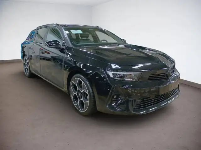 Opel Astra view 2
