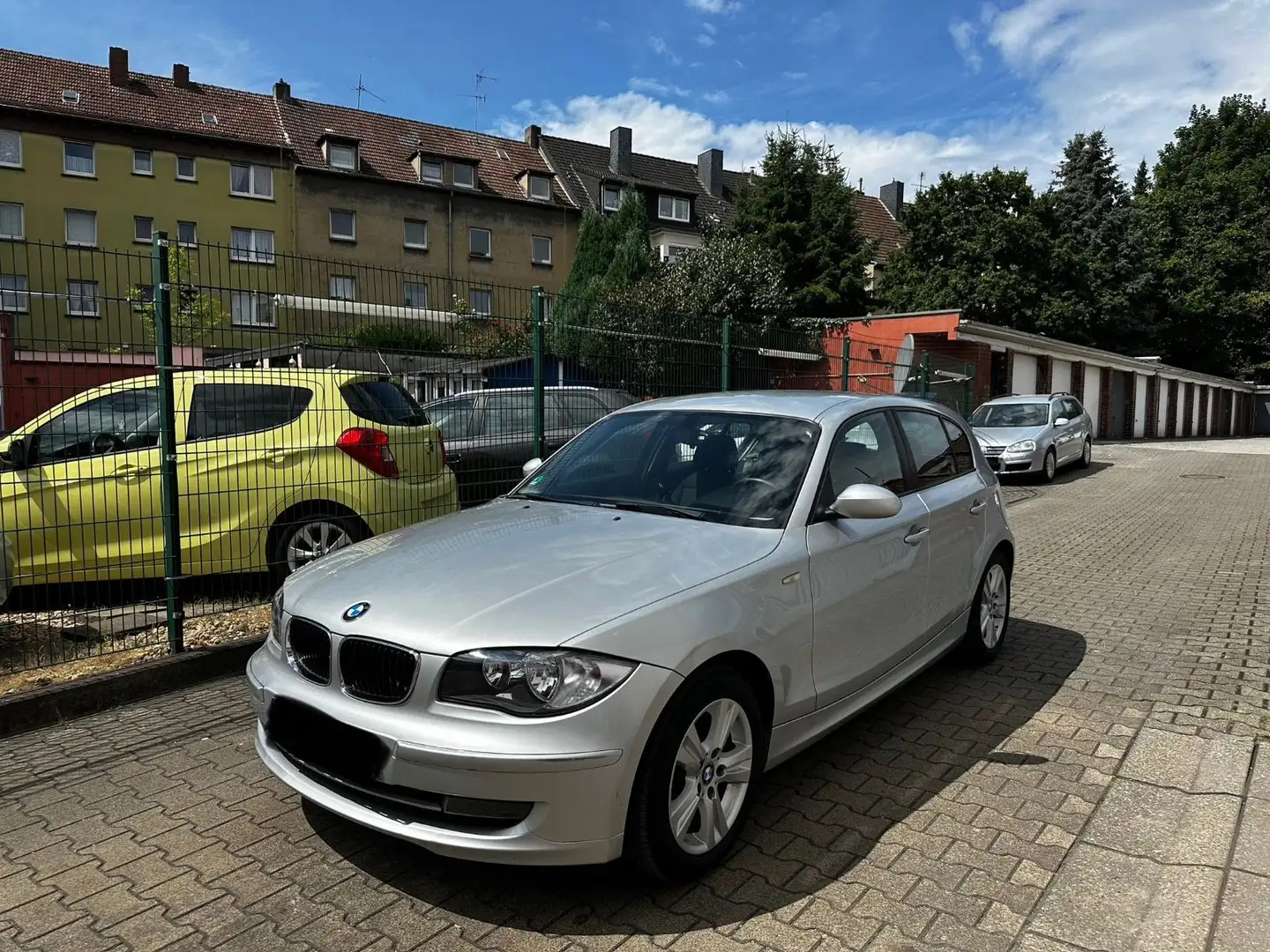 BMW 116 Baureihe 1 Lim. 116i TÜV NEU*CHECKHEFT* Srebrny - 1