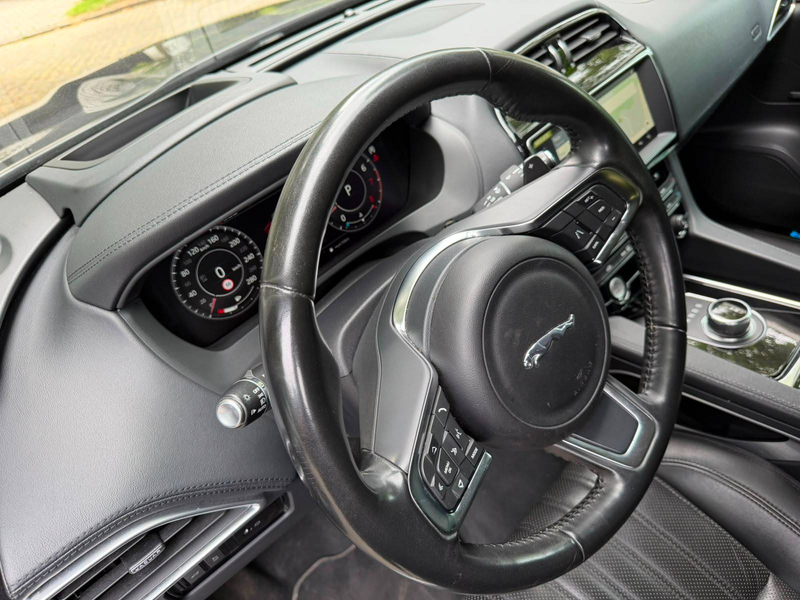 Jaguar F-Pace F-Pace 2.0 T AWD Portfolio (EU6.2) — photo 11