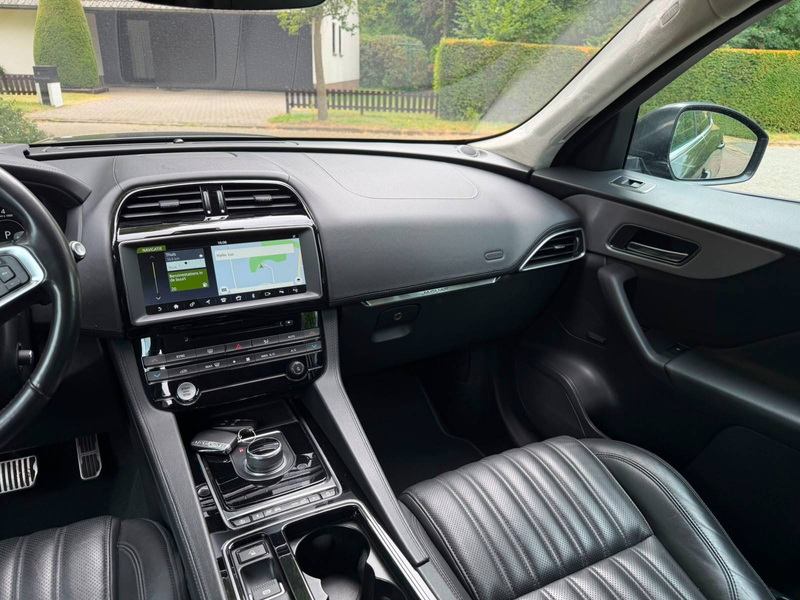 Jaguar F-Pace F-Pace 2.0 T AWD Portfolio (EU6.2) — photo 9