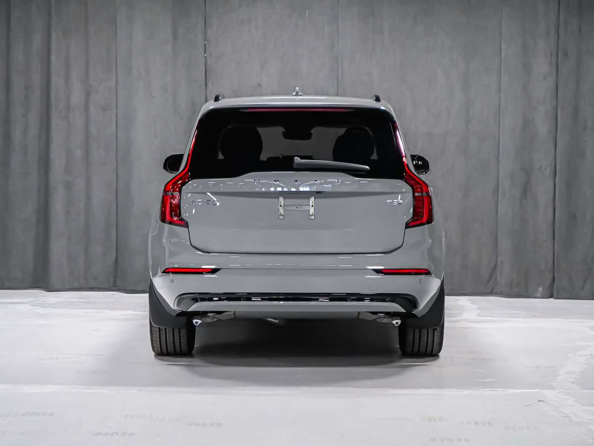 2026 Volvo XC90 Ultra 7-Seater (Dark Theme) alt 5