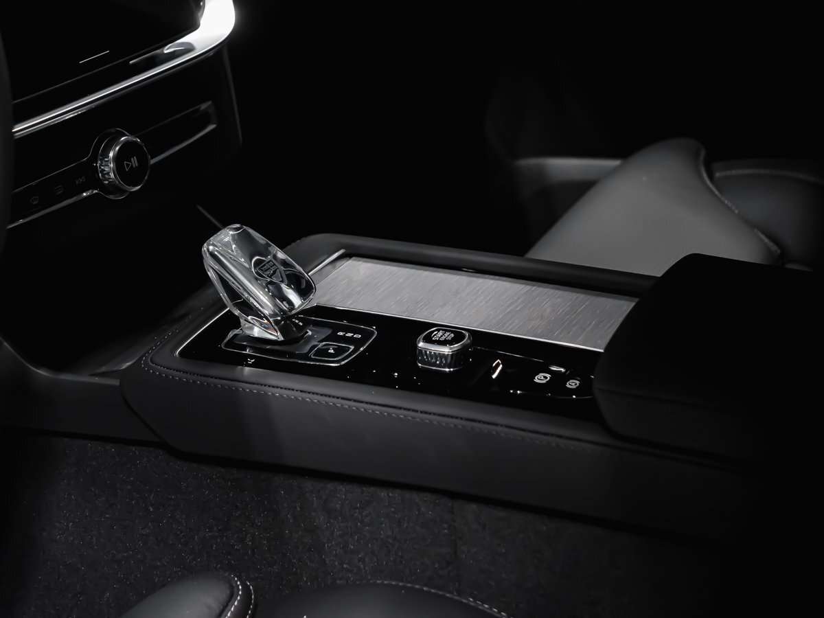 2026 Volvo XC90 Ultra 7-Seater (Dark Theme) thumb 7
