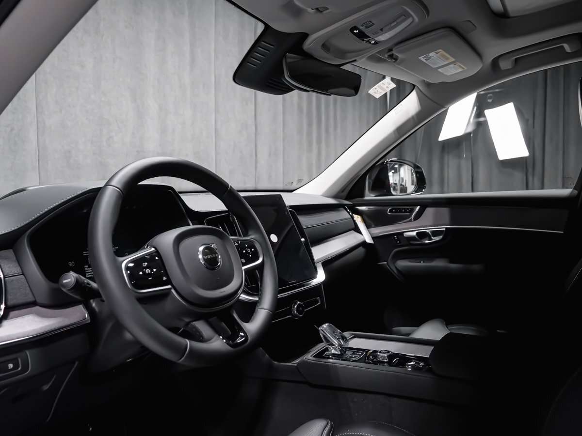 2026 Volvo XC90 Ultra 7-Seater (Dark Theme) thumb 6