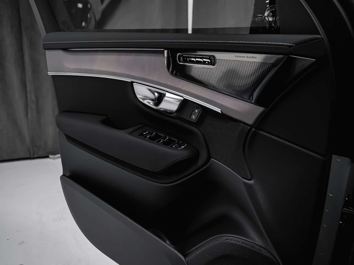 2026 Volvo XC90 Ultra 7-Seater (Dark Theme) thumb 9
