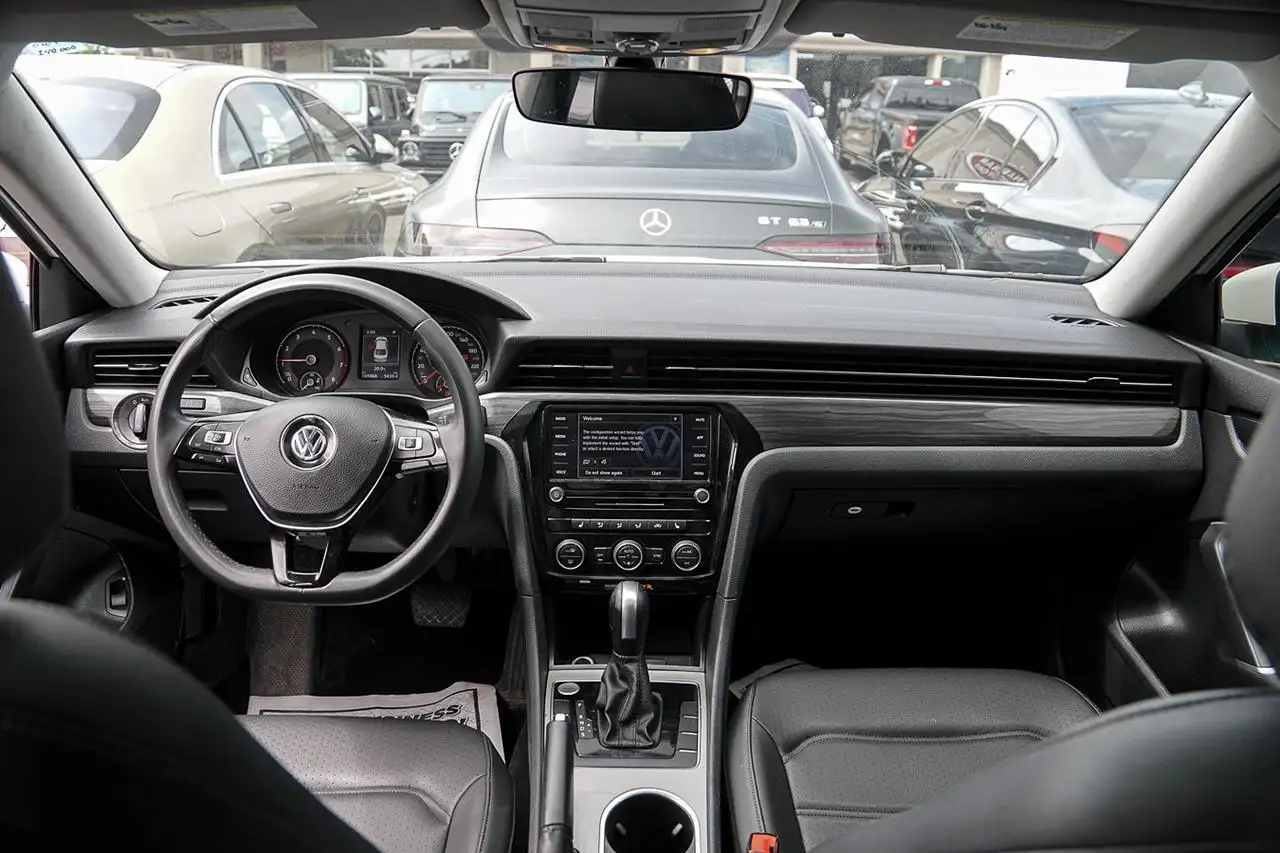 Volkswagen Passat photo Volkswagen Passat